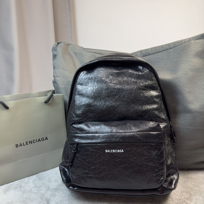 Ba*len*cia*ga backpacks